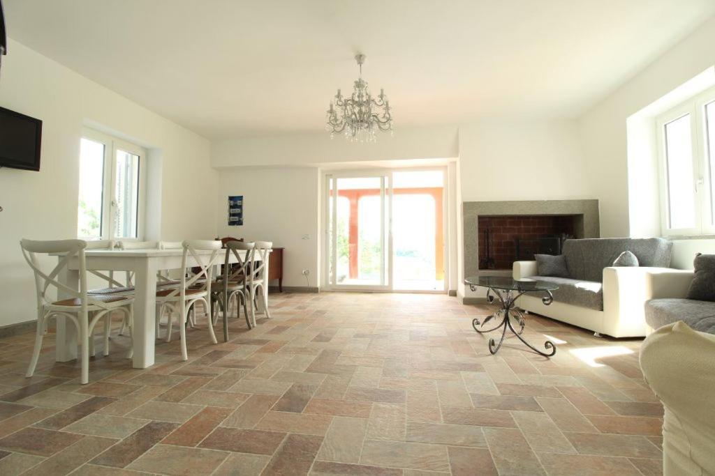Luxury Villa Arianna Tarano المظهر الخارجي الصورة